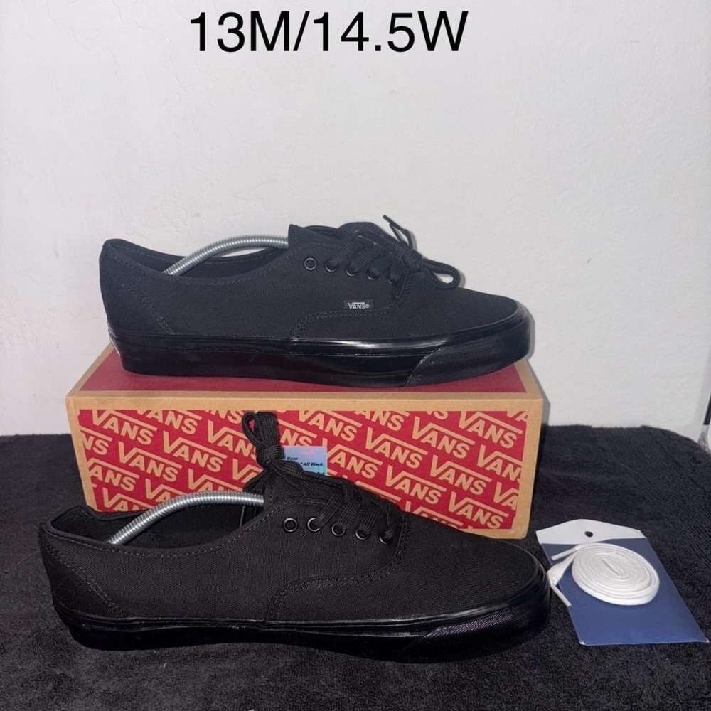 Vans Authentic – Triple Black 13M BRAND NEW